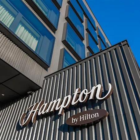 מלון Hampton By Hilton Airport