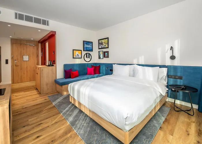 ホテル Hampton By Hilton Airport