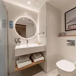 Hampton By Hilton Airport Otel