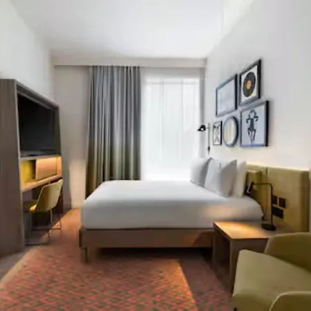 Hampton By Hilton Airport