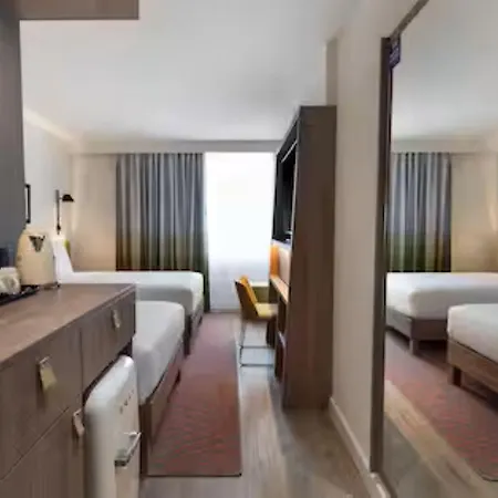 Hampton By Hilton Airport Hotel Wrocław