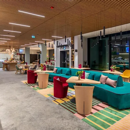 Hampton By Hilton Airport 3* ורוצלב