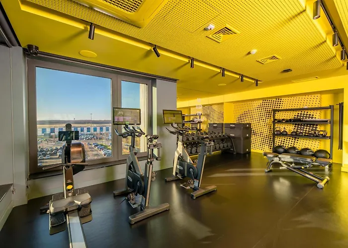 Hampton By Hilton Airport 3*