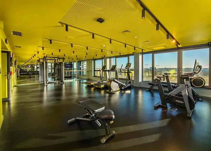 Otel Hampton By Hilton Airport