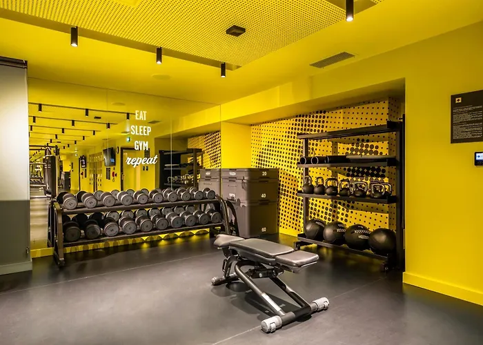 Hampton By Hilton Airport 3*